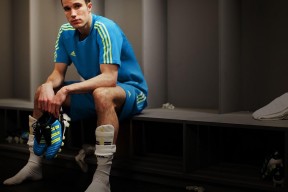 世界杯2026-猛龙争冠战，从CBA到F1，竞技场上的接管者哲学